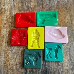 7 Vintage Amaco Toy Push Molds Dog-Gun -Turtle-Rocket-Planet-Lion
